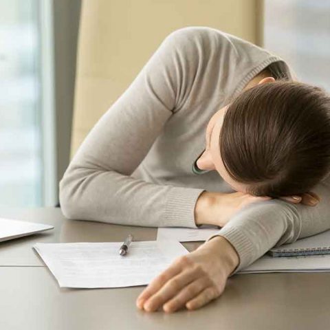 Senność i apatia – jak je pokonać i dodać sobie energii